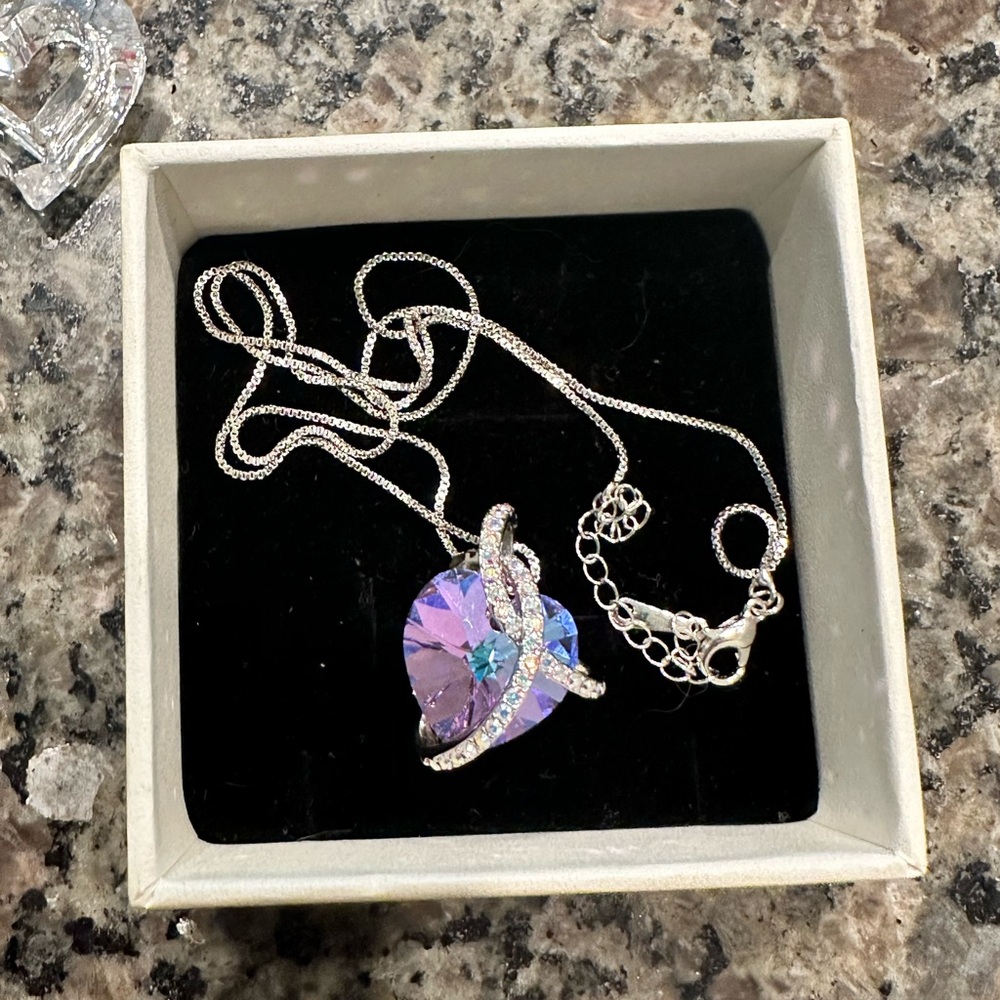 Heart Shaped necklace with Swarovski crystals - Picture 4 of 5